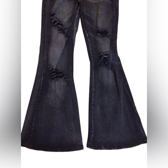 Almost Famous Womens Size 9 High Rise Black Distressed Flare Jeans Boho 70s - Picture 6 of 14